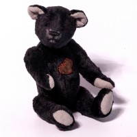 Мишка Teddy из черного плюша с сердечком